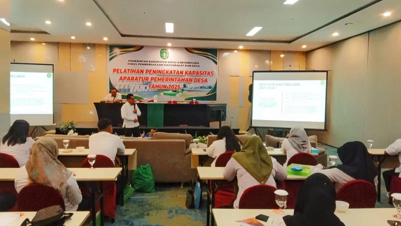 Pelatihan Dasar Pemerintahan Perkuat Aparatur Desa Tenggarong