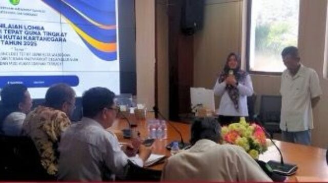 Kelurahan Sari Jaya Pamerkan Inovasi Pengolahan Limbah Amplang di Penilaian TTG Kecamatan Sangasanga Kukar