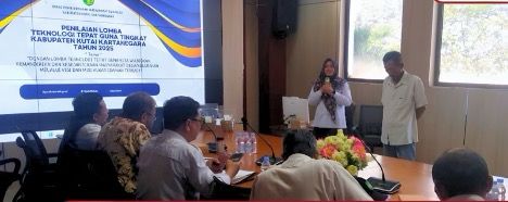 Kelurahan Sari Jaya Pamerkan Inovasi Pengolahan Limbah Amplang di Penilaian TTG Kecamatan Sangasanga Kukar