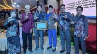 DPMD Kukar Raih Penghargaan Pengguna Terbanyak Aplikasi Administrasi Serikandi di Anugerah Literasi 2025 Tenggarong DPMD Kukar Raih Penghargaan Pengguna Terbanyak Aplikasi Administrasi Serikandi di Anugerah Literasi 2025 Tenggarong